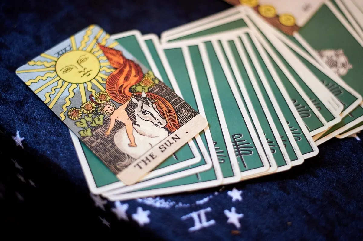 Capa: Baixar Curso Tarot com Magia Natural – Pri Ferraz (Completo)