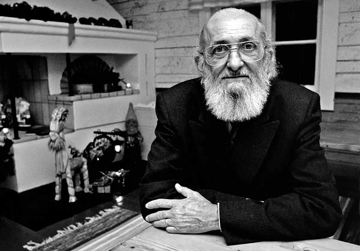 Capa: Paulo Freire: Baixe o Documentário Essencial Brasil Paralelo
